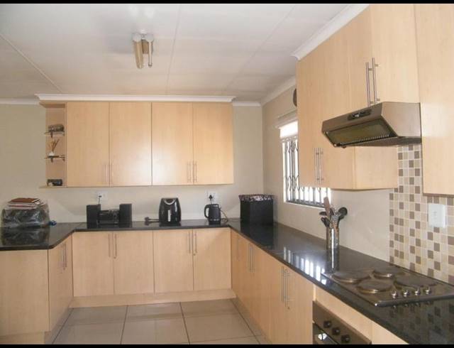 3 BEDROOM HOUSE FOR SALE IN ELDORETTE